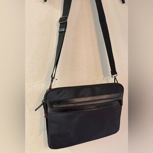 NWT TUMI Kalvin Laptop Crossbody Bag in Black